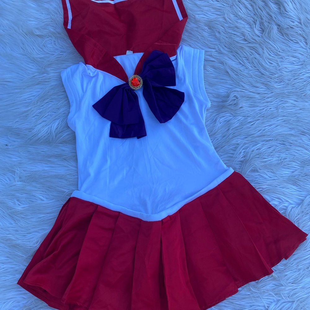 Woman’s sailor mars costume (D)